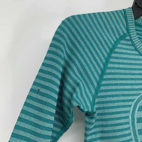 Lululemon Top Women Size 4 Swiftly Tech Teal Stripe Print Long Sleeve Thumbholes - Picture 4 of 13